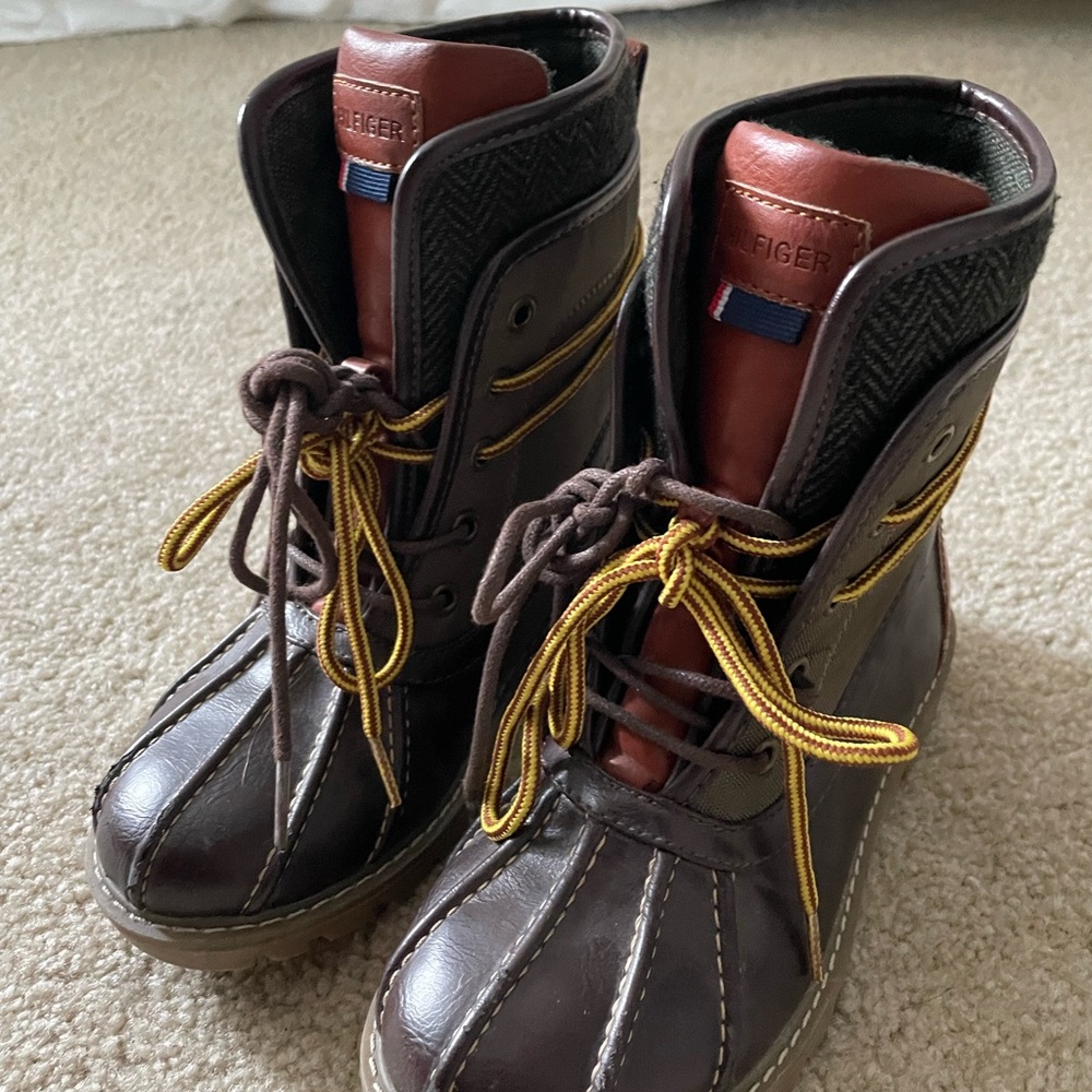 Little Boy size 1 Tommy Hilfiger Charles Duck Boots NWOT